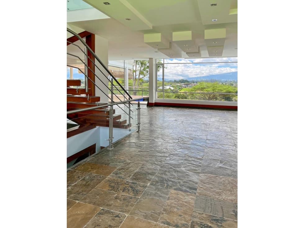 Casa de lujo en renta Arrayanes Puembo, piscina privada y vista - 1