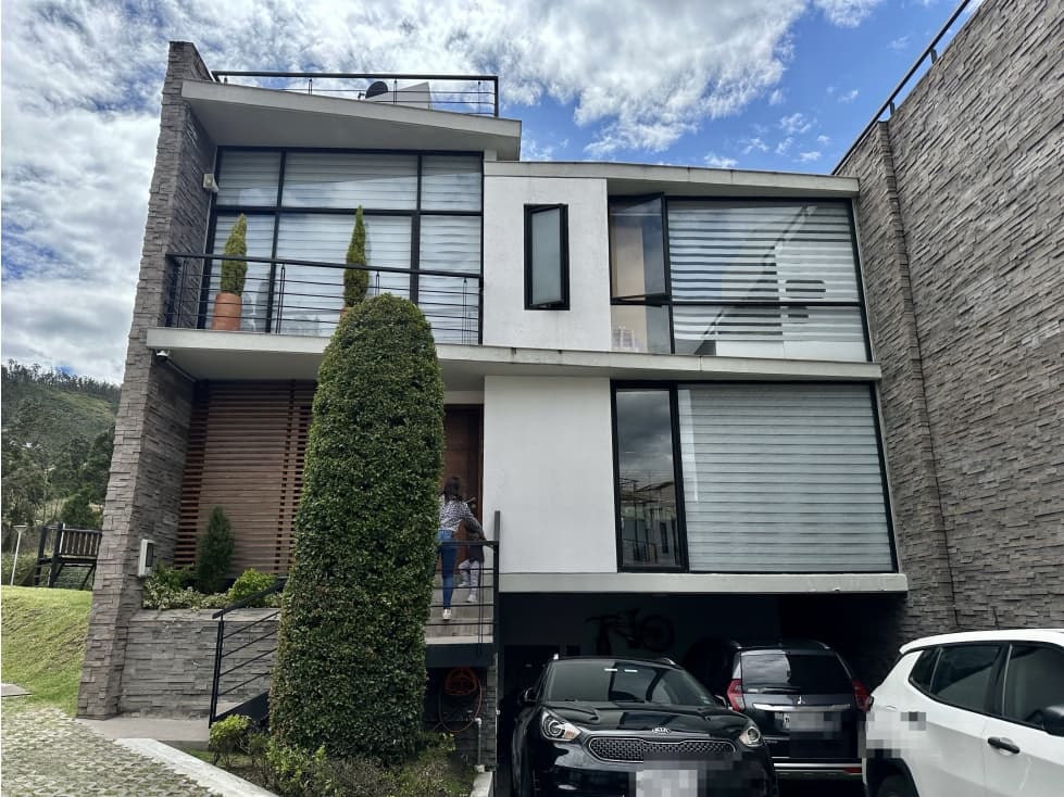 Casa VENTA en Cumbayá 3 dormit conjunto con piscina - 1