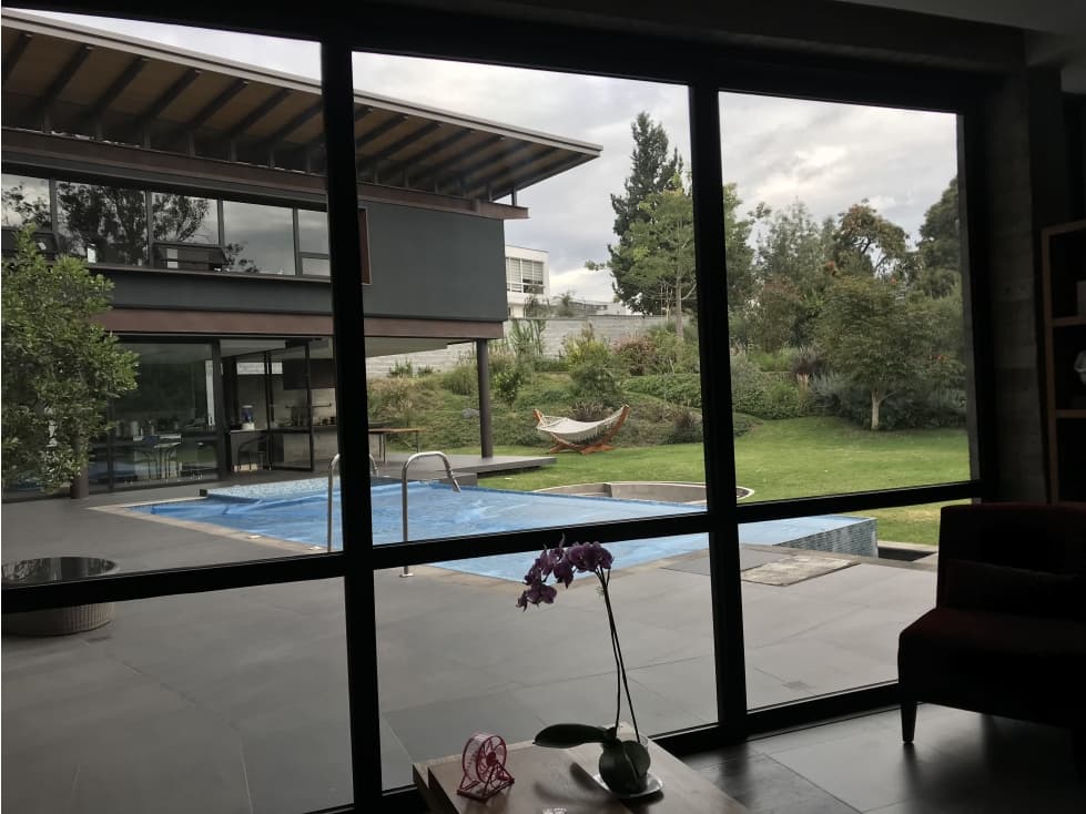 CASA LUJO EN VENTA EN CUMBAYÁ 5 dormitorios - 1