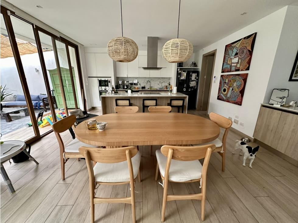 Casa VENTA Cumbayá ruta viva con piscina en conjunto - 1