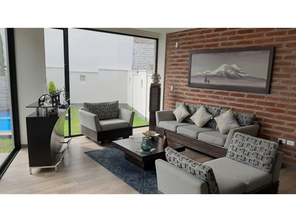 Nayon Casa Moderna en Renta Amoblada o sin Amoblar - 1