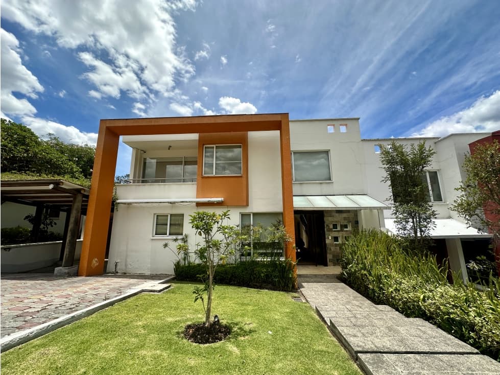 Casa VENTA 329m2 Cumbayá Intervalles jardín grande 387m2 - 1