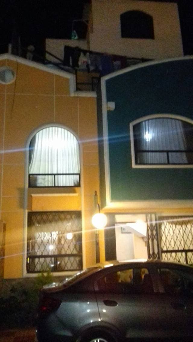 Hermosa casa - 1