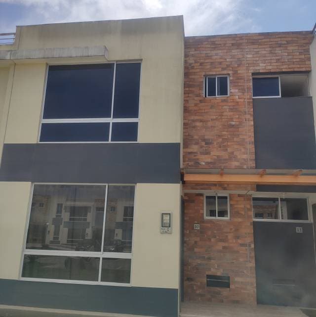 Se arrienda casa en conjunto Gardens Club II - 1