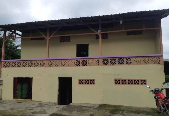 CASA DE VENTA EN MANABI CON AMPLIA PROYECCION DE NEGOCIO - 1