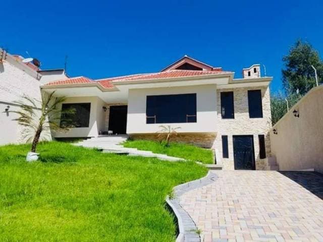 Casa Nueva, Antisísmica, alejada de la ciudad, con amplios espacios verdes, zona segura. - 1