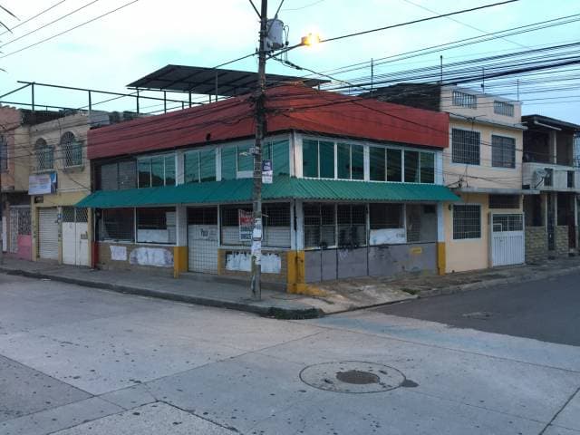 ALQUILO LOCAL COMERCIAL DE 2 PLANTAS - 1