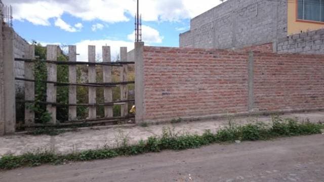 Vendo terreno con todos los servicios. - 1