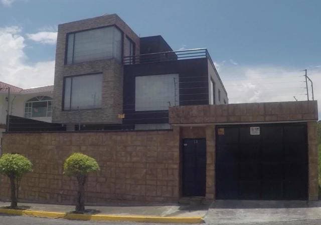 CASA DE OPORTUNIDAD (PRECIO NEGOCIABLE) - 1