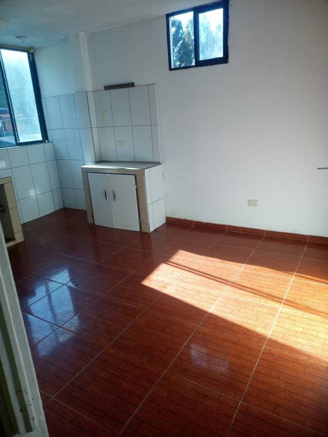 SE ARRIENDA DEPARTAMENTO SUR DE QUITO - 1