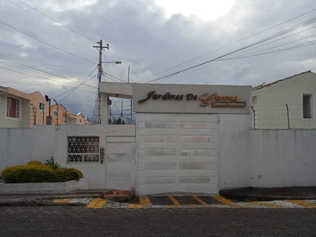 Casa de 2 plantas Sangolquí en Conjunto Cerrado - 1