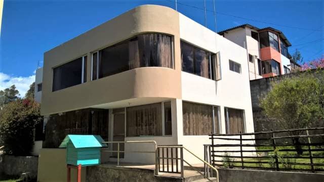 DE OPORTUNIDAD CASA DE VENTA DE 315m2 dentro de conjunto habitacional - 1