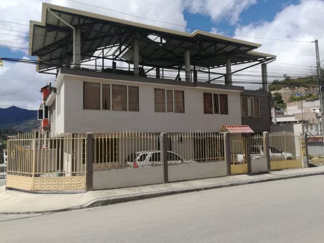 VENTA DE CASA RENTERA EN LOJA - 1