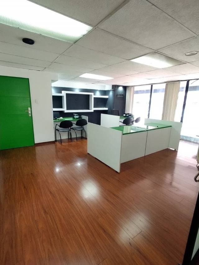 ARRIENDO OFICINA AMOBLADA - 1