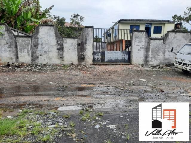 TERRENO RESIDENCIAL CERCA DE LA POLICIA EN MACAS. - 1