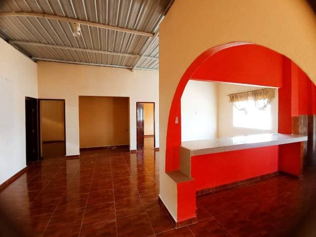 Hermoso y acogedor departamento en segunda planta (Santa Elena) - 1