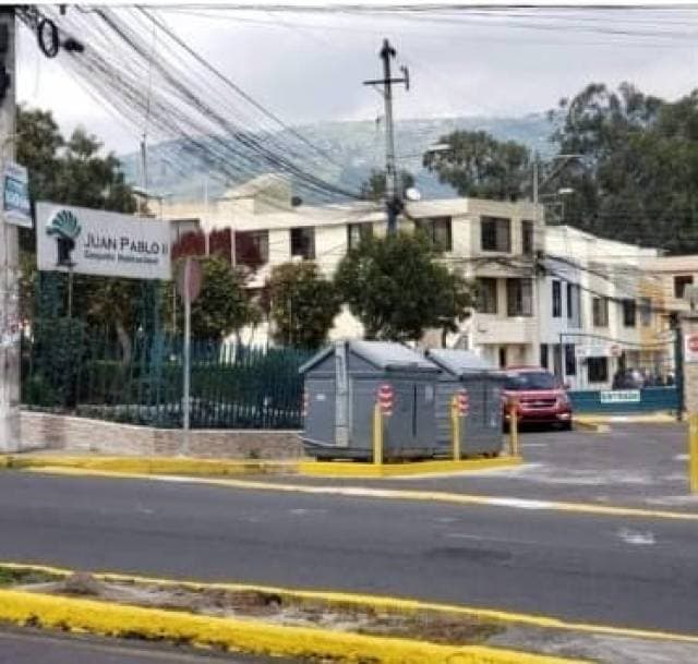 VENDO HERMOSA CASA EN CONOCOTO - 1