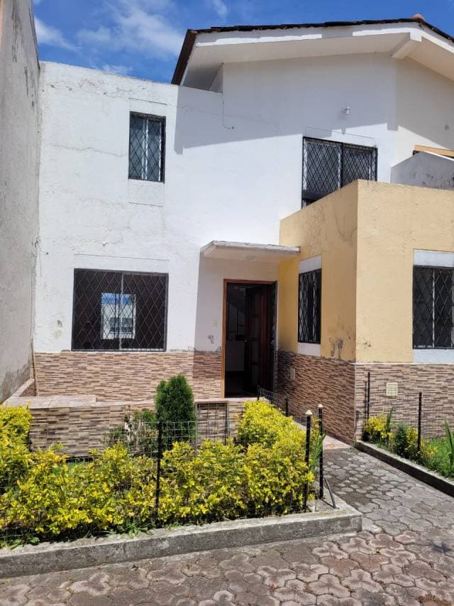Oportunidad de Alquiler en Rincón de las Plazas, Sector Santa Mónica, Conocoto - 1