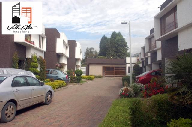 CASA AMPLIA E INDEPENDIENTE EN RICAURTE. - 1