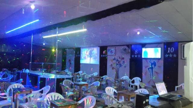 SE VENDE NIGHT  CLUB TIO JOHNNY - 1