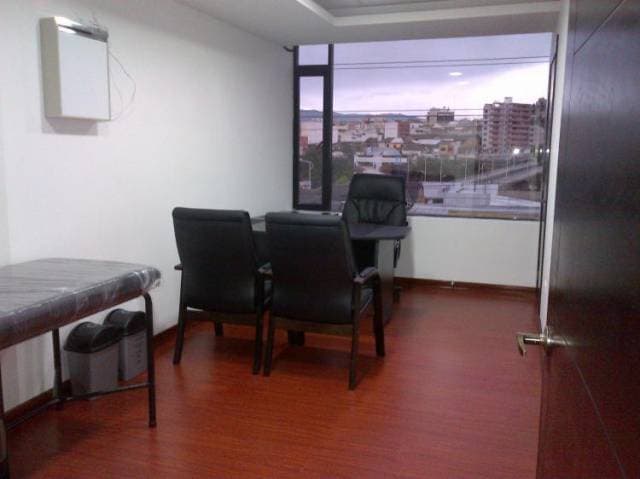 VENTA HERMOSA OFICINA EDIFICIO FICOA PARK - 1