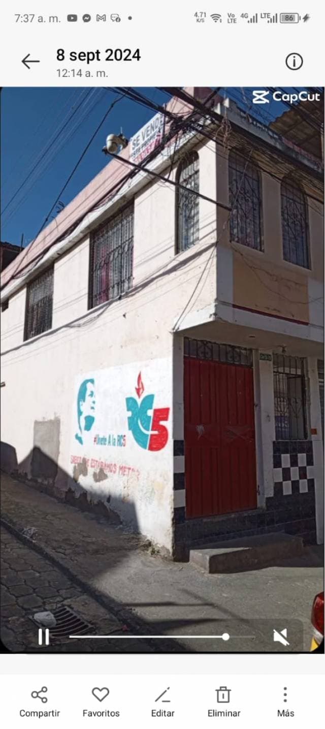 VENDO CASA DE DOS PLANTAS ESQUINERA EN CARAPUNGO - 1