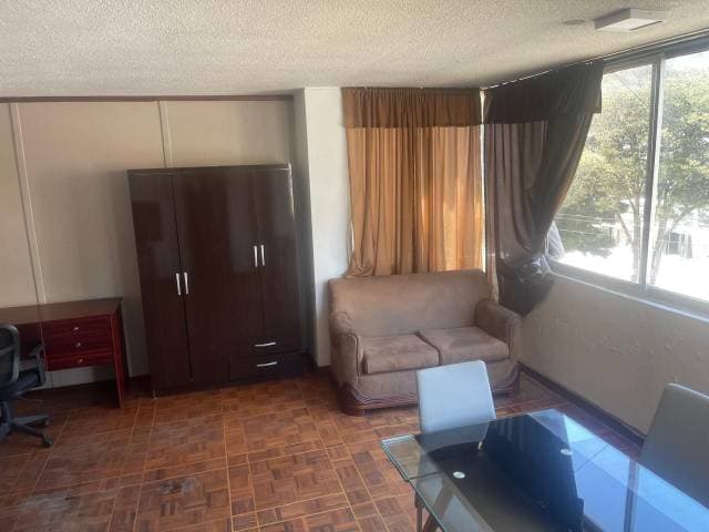 Cómoda amoblada, habitación, alquiler, diagonal Alianza Francesa. - 1