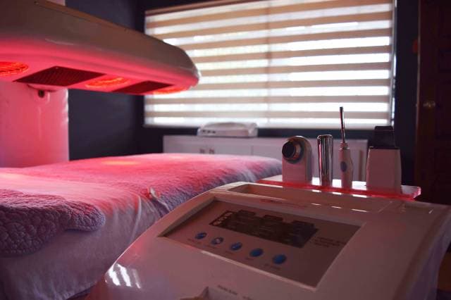 VENDO O CAMBIO TODO EL MOBILIARIO Y MAQUINARIA DE UN CENTRO ESTÉTICO (spa) / precio negociable - 1