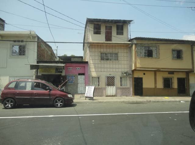 CASA EN VENTA DE OPORTUNIDAD - 1