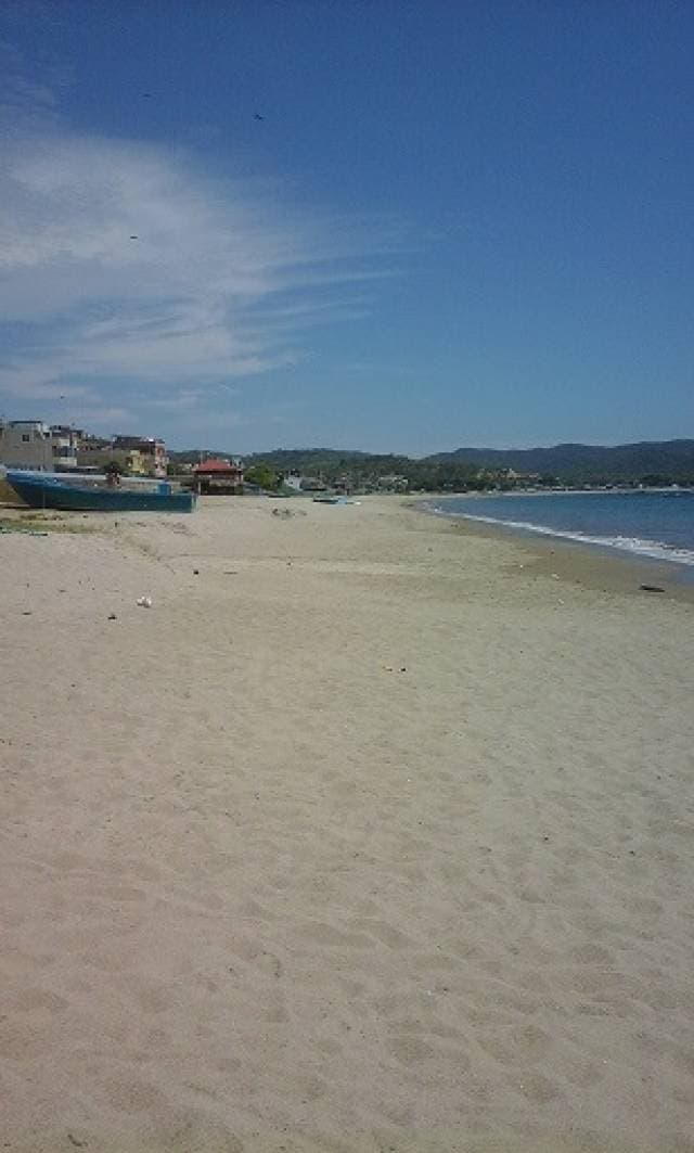 INMOBILIARIA ALARCÓN MANTA MANABI VENDE HERMOSO TERRENO FRENTE AL MAR EN PUERTO LOPEZ, MACHALILLA - 1