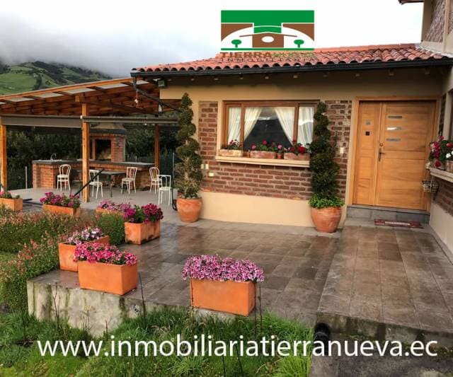 VENDO QUINTA GANADERA A 5 MINUTOS DE CAYAMBE - 1