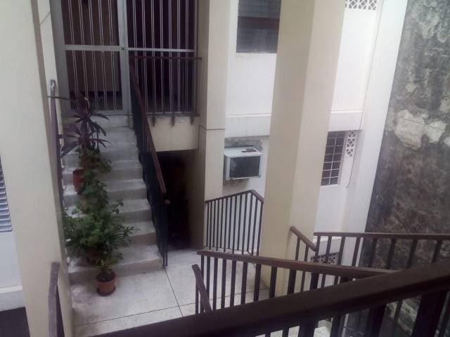 Vendo lindo depto remodelado en centro de Gye P Ycaza y Boyaca - 1