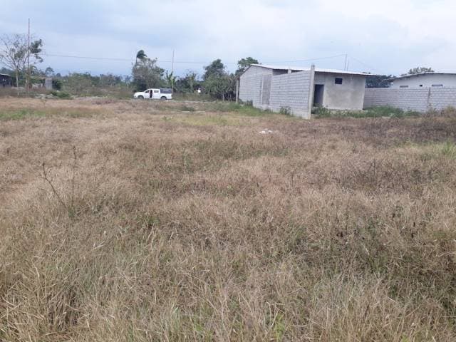 Solar en la Maná cerca de la Comisión de Tránsito - 1