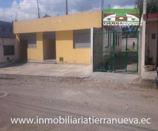 EN VENTA HERMOSA CASA EN LA URBANIZACIÓN PRIMERO DE MAYO –CAYAMBE - 1