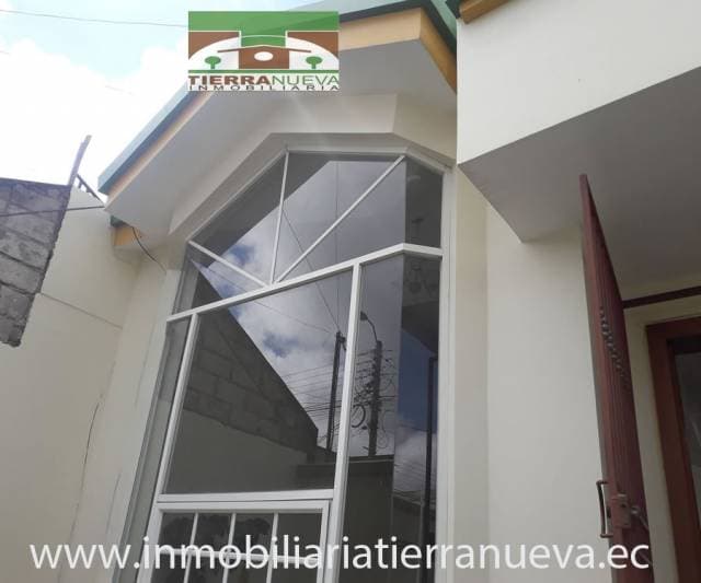 SE VENDE UNA HERMOSA CASA EN OTAVALO - 1