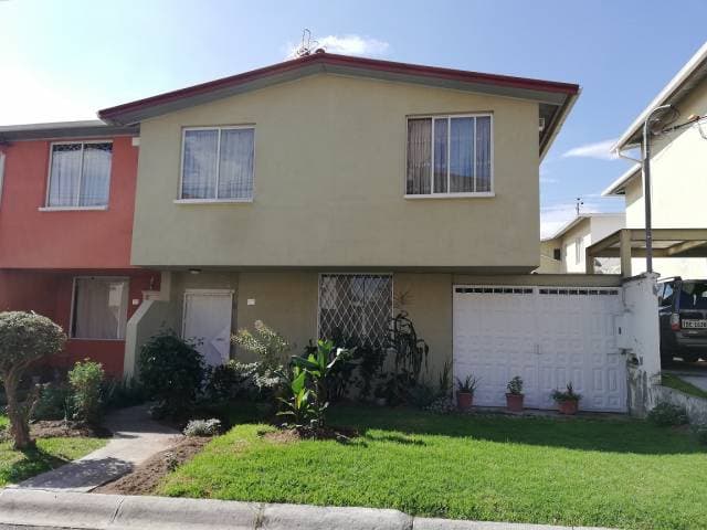 Se vende de Oportunidad casa en conjunto Vina de pomasqui - 1