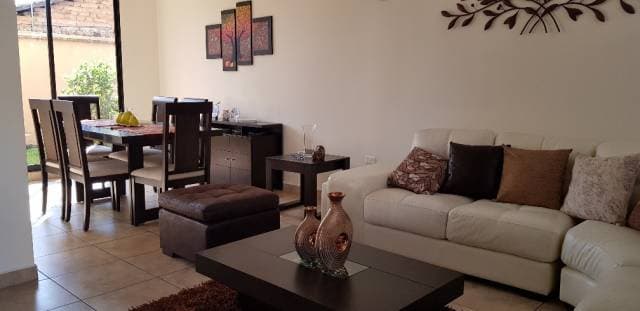 Casa en conjunto de venta, sector Tumbaco Cerca al Santa María. $133000 - 1