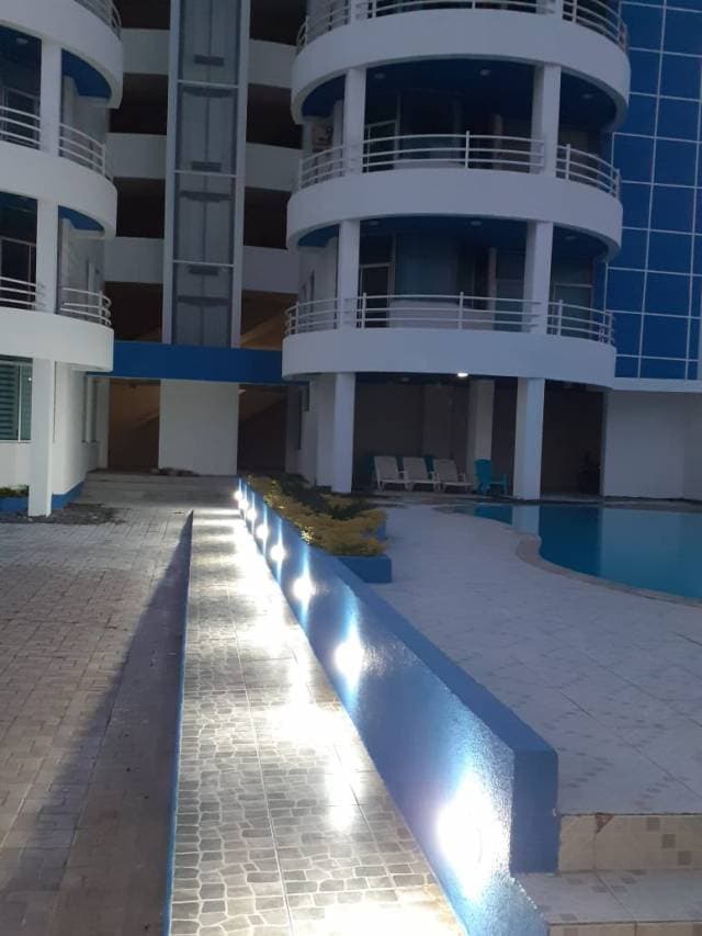 Arriendo departamento amoblado en Tonsupa - 1