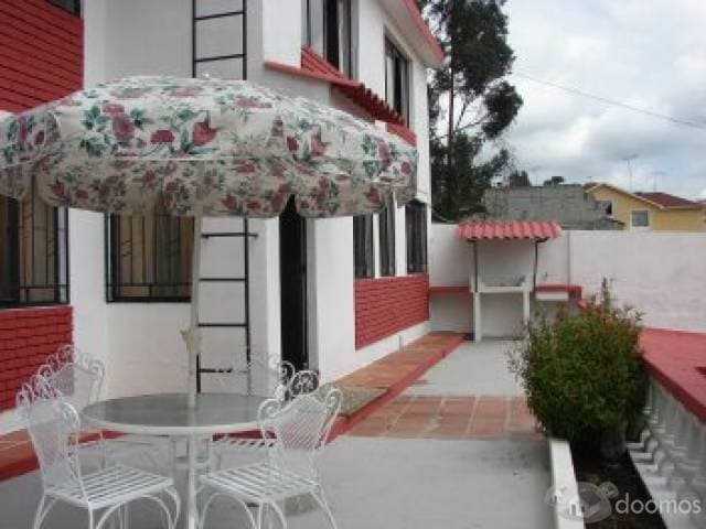 VENDO CASA EN EL SECTOR DEL VALLE DE LOS CHILLOS SITIO PRIVILEGIADO POR SU VISTA Y SU CÁLIDO CLIMA. SU ALTA PLUSVALÍA LE PERMITE REALIZAR UNA DE SUS MEJORES INVERSIONES - 1