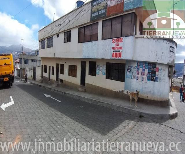 en venta casa esquinera de 2 plantas en cayambe - 1