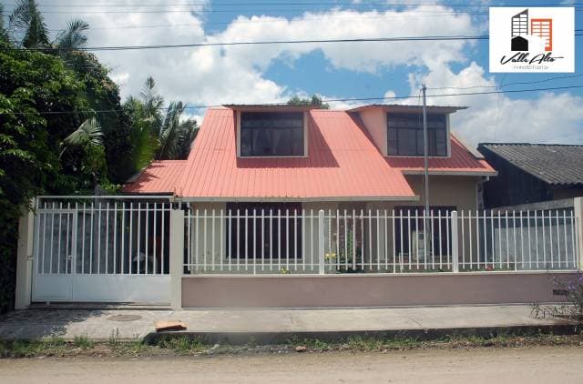 CASA AMPLIA EN SUCUA - 1