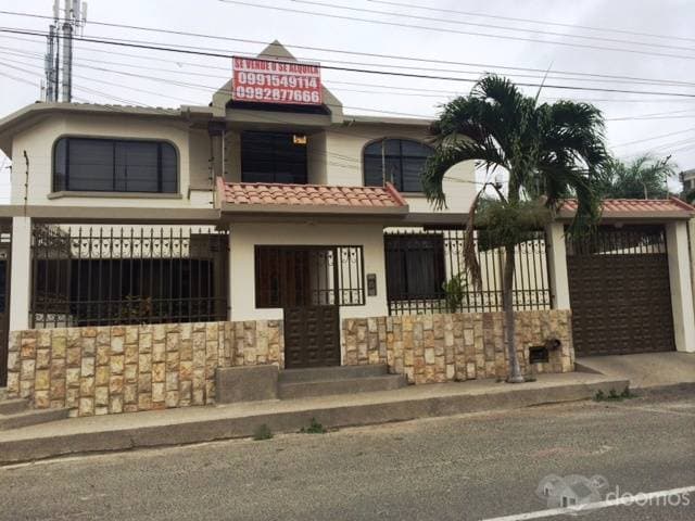 SE RENTA CASA GRANDE AMOBLADA EN MANTA 2000 (SEGUNDA ETAPA) - 1