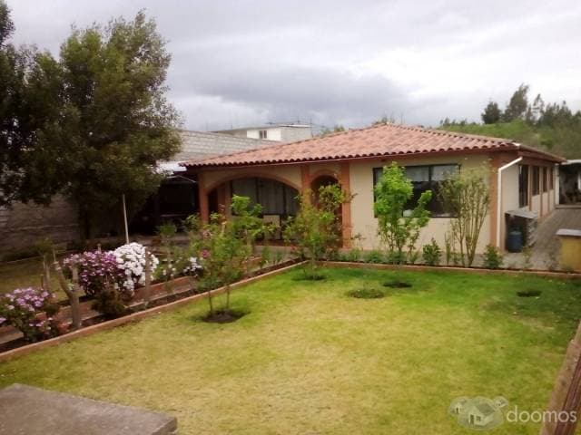 CASA DE VENTA EN ALOBAMBA - 1