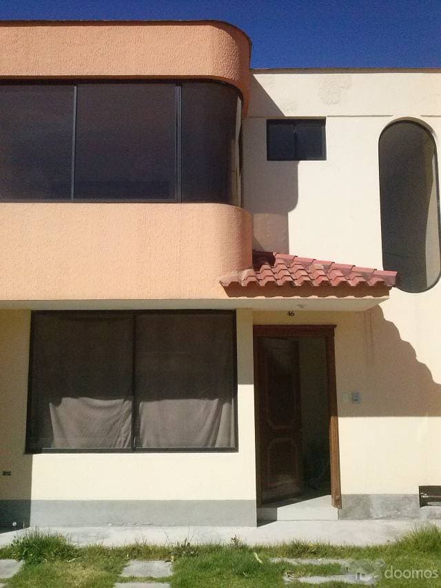 VENTA CASA "POR ESTRENAR" - SECTOR CONOCOTO - 1