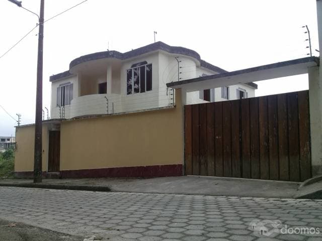 Vendo gran inmueble 305m2 hermoso sector para familiar a 50m del parque de la juventud - 1