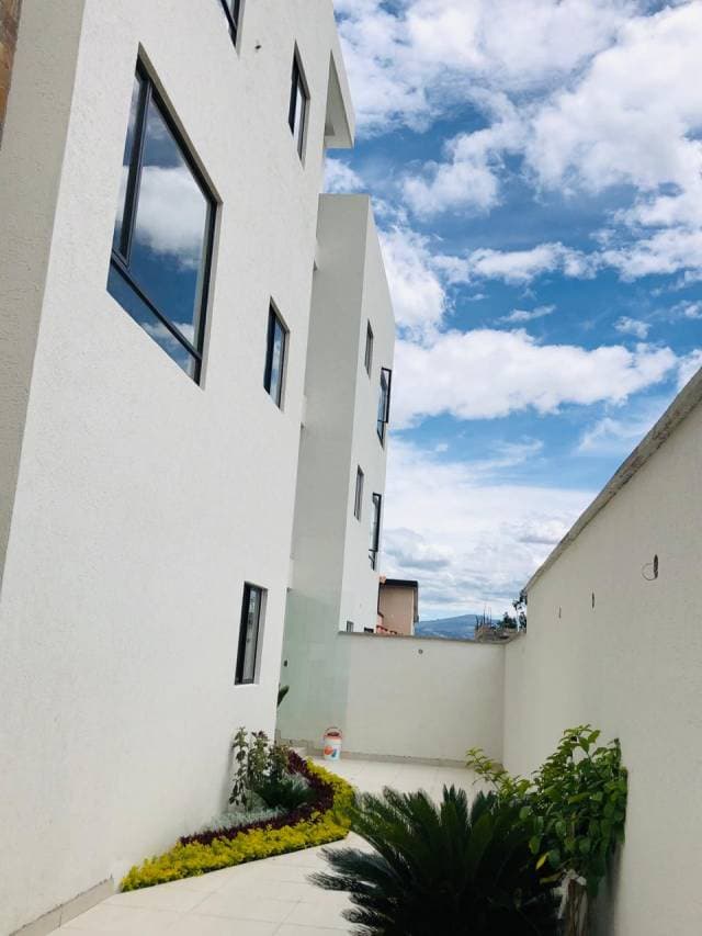 departamento de venta tumbaco - 1