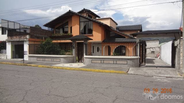 vendo hermosa casa en el valle de los chillos - 1