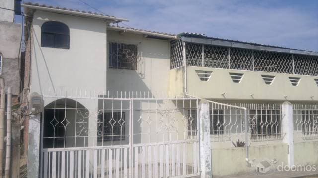 Venta y/o permuta de casa en la Playa de Crucita - 1