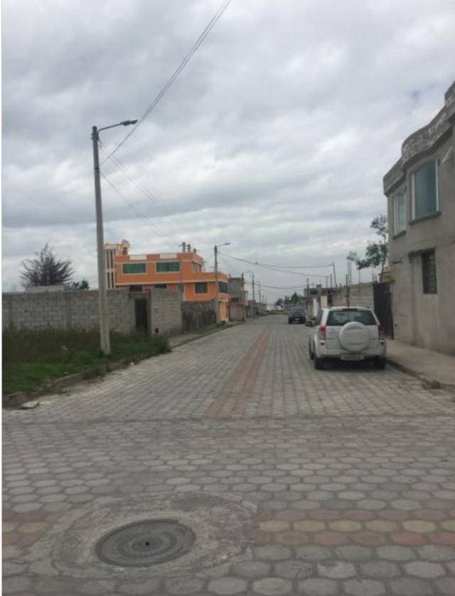 Terreno Esquinero De 238 M2 En Marianitas - 1