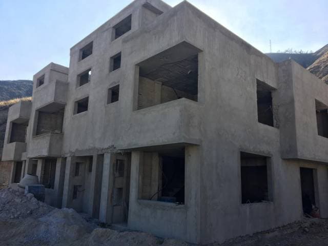 3 CASAS BARATAS EN LA URBANIZACION LIGA DEPORTIVA UNIVERSITARIA - 1